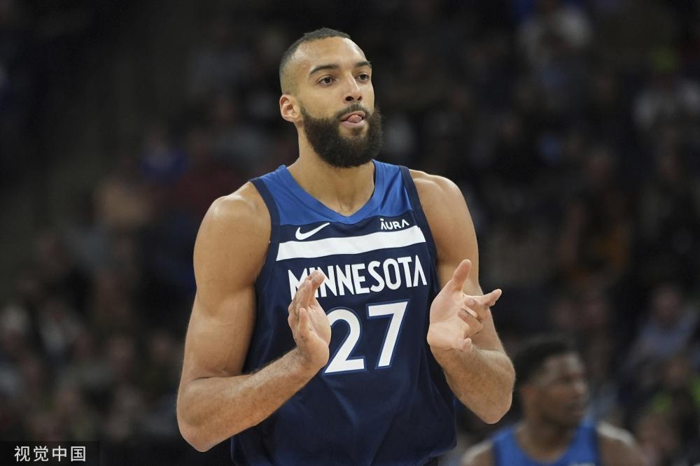 康利：湖人三巨头能随机应变 这轮比赛对爱德华兹是一种历练