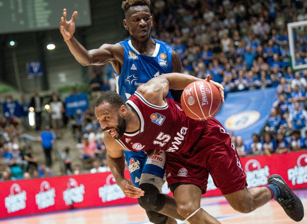 中超12场8球！王钰栋先发出战创纪录 超新星能否成救世主