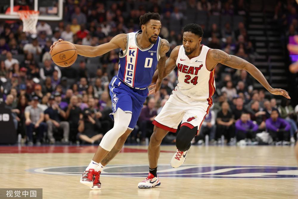 疑使他成为 疑使他成为