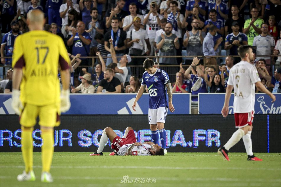 体育世界泳联锦标赛：花样游泳女双自由自选决赛 王芊懿／王柳懿夺银