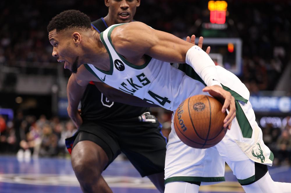 体育欧冠：曼城2：0门兴格拉德巴赫挺进八强