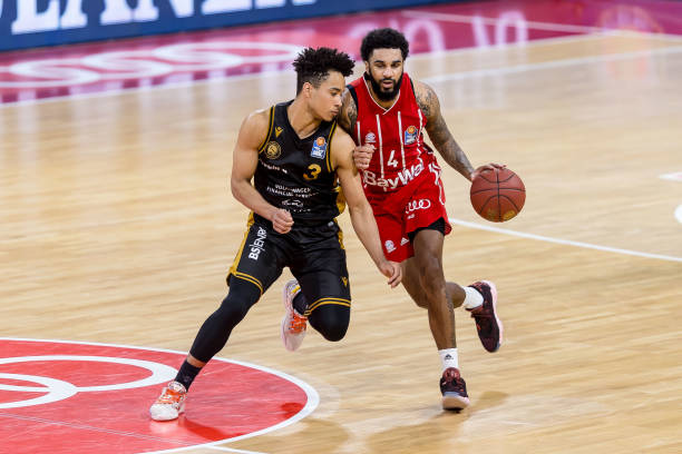 而是围绕 而是围绕