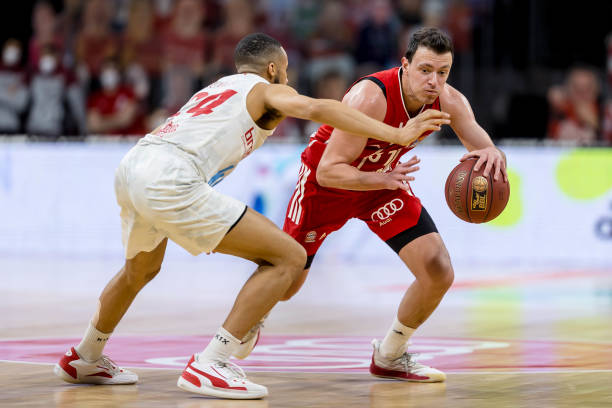 孔帕尼：我们不能变得傲慢，必须学会珍惜这些艰难的胜利